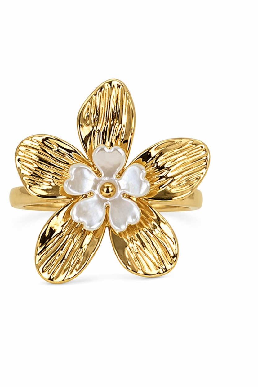 Anillo Ajustable de Flor Dorada con Detalle Perlado