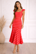 Conjunto de top y falda midi de rayas rojo y rosa